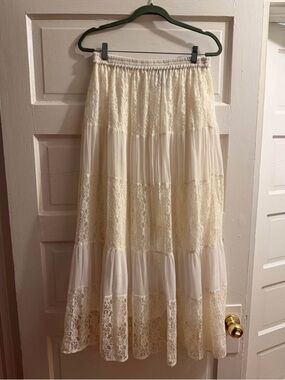 PARAGON Cream Lace & Chiffon Tiered Maxi Skirt